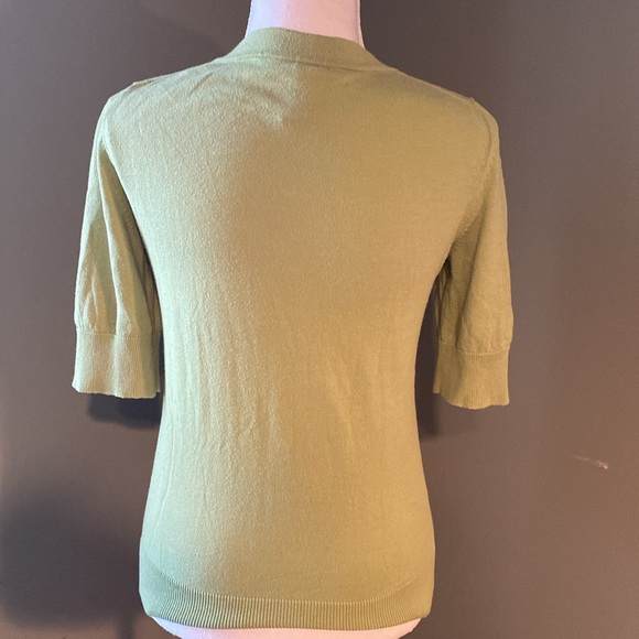 Gap fall sweater. Size medium. - Picture 2 of 6